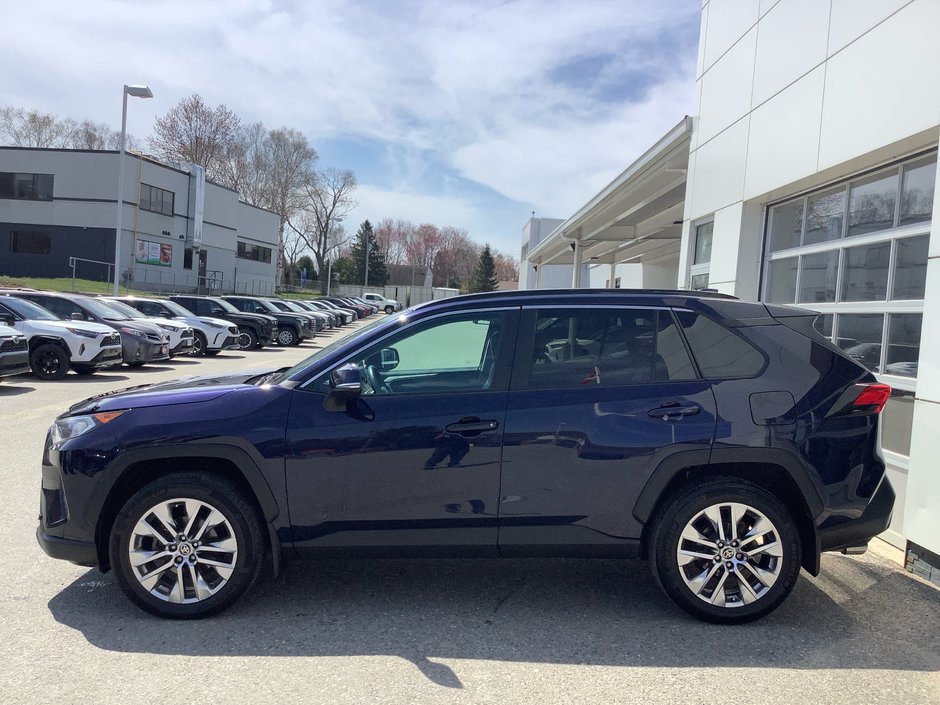 2021 Toyota RAV4 XLE-23