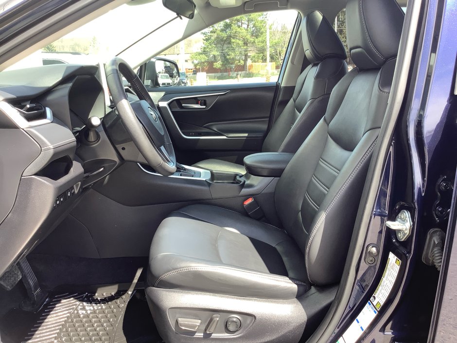 2021 Toyota RAV4 XLE-14