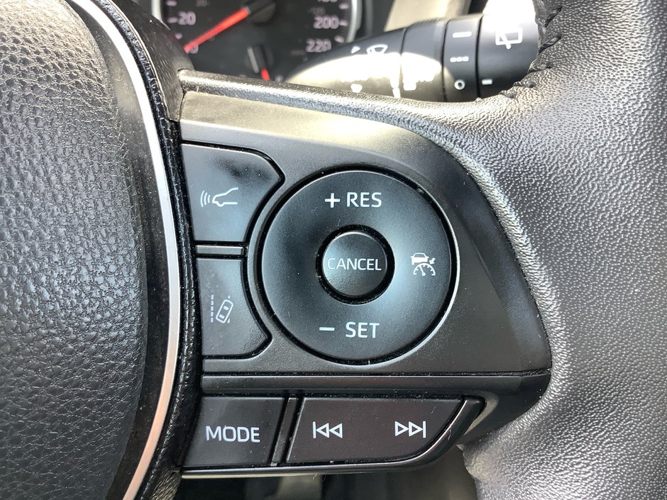 2021 Toyota RAV4 XLE-18
