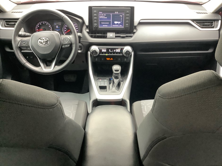 2021 Toyota RAV4 XLE-23