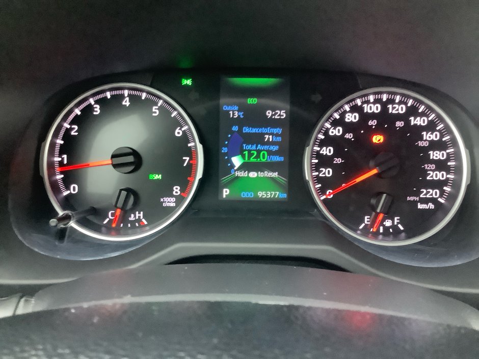 2021 Toyota RAV4 LE AWD-18