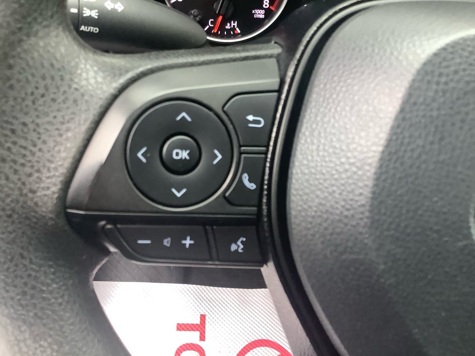 2021 Toyota RAV4 LE AWD-16