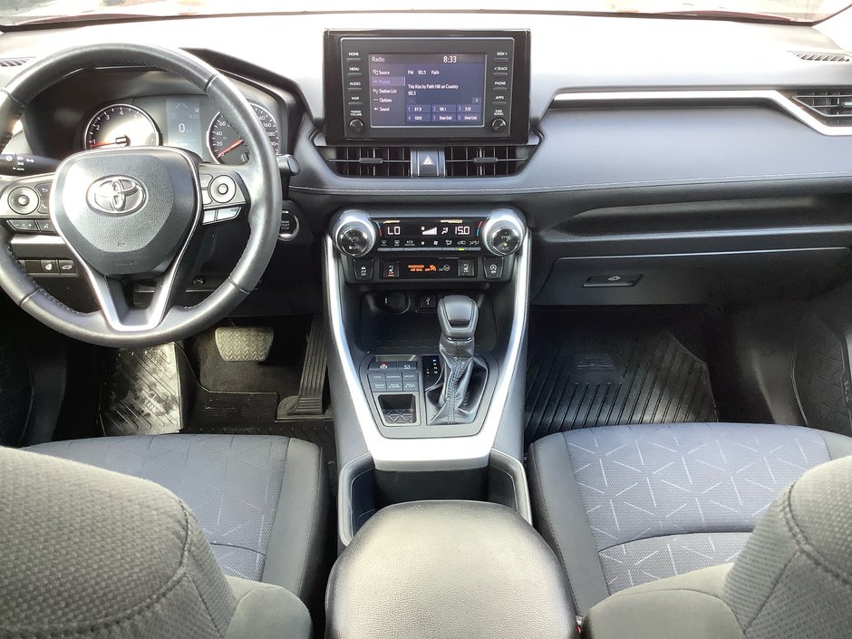 2022 Toyota RAV4 XLE-22
