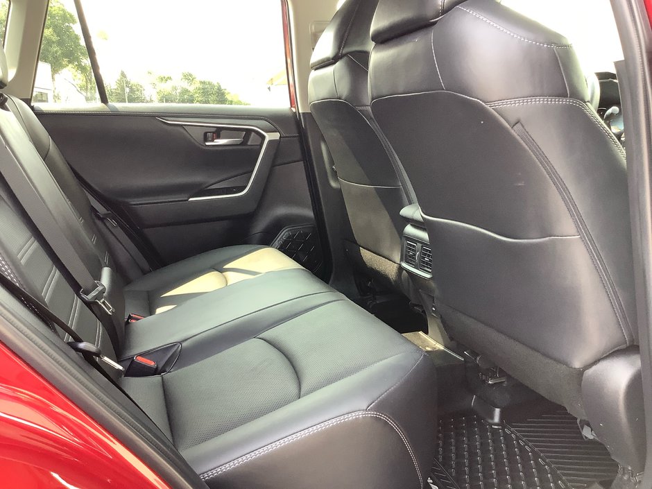 2022 Toyota RAV4 LIMITED-14