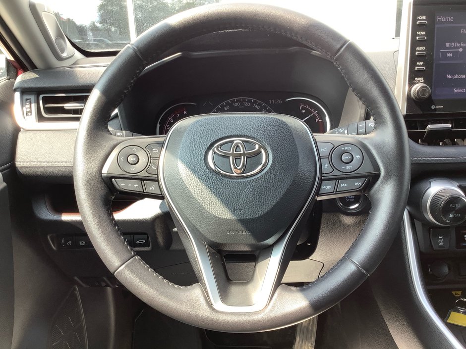 2022 Toyota RAV4 LIMITED-22