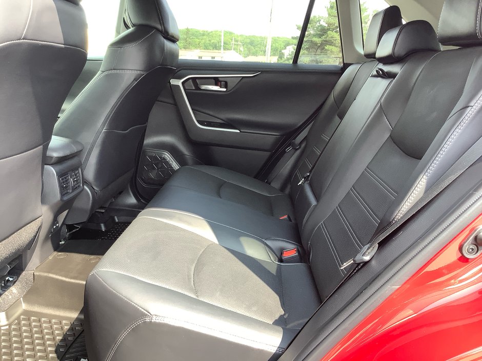 2022 Toyota RAV4 LIMITED-16