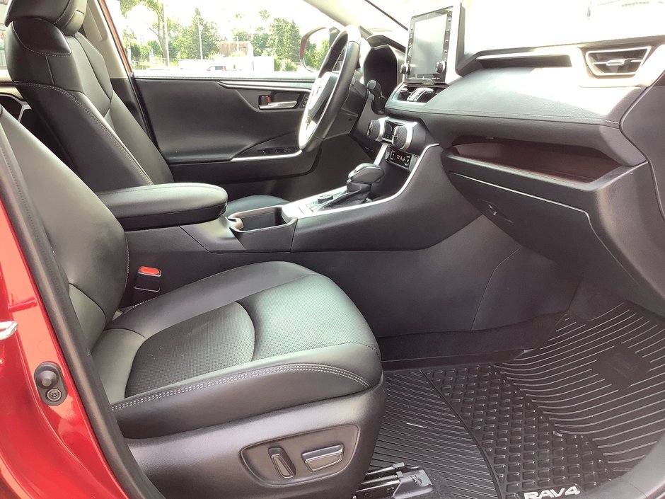 2022 Toyota RAV4 LIMITED-13