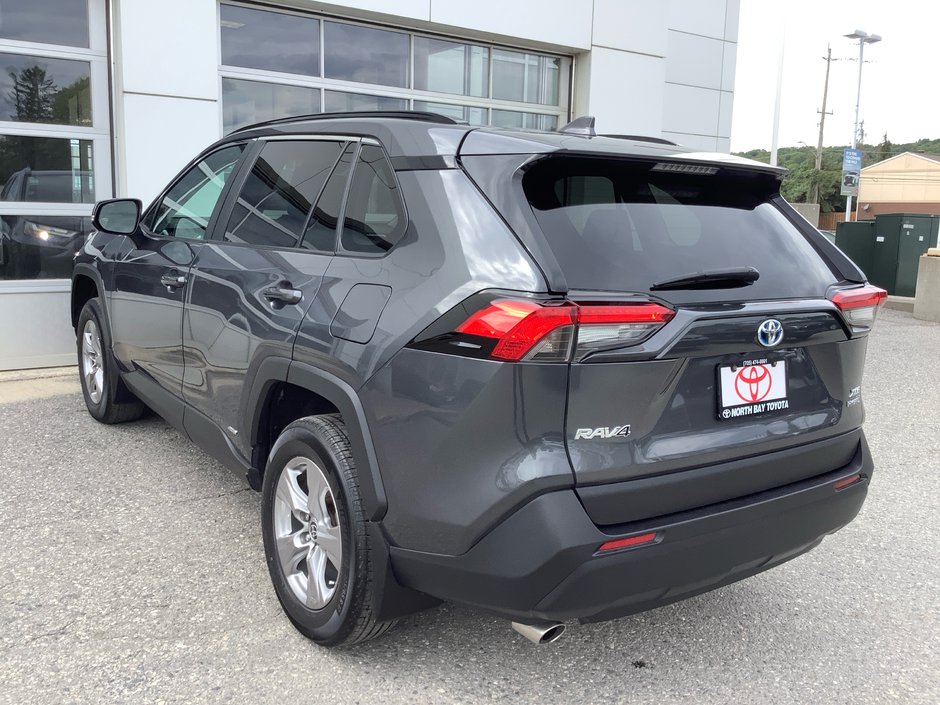 2022 Toyota RAV4 Hybrid XLE-13