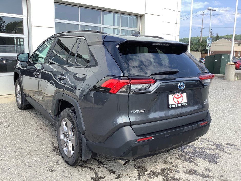 2022 Toyota RAV4 Hybrid XLE-5