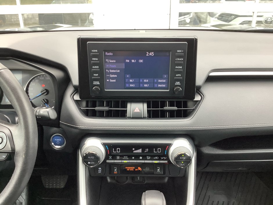 2022 Toyota RAV4 Hybrid XLE-29