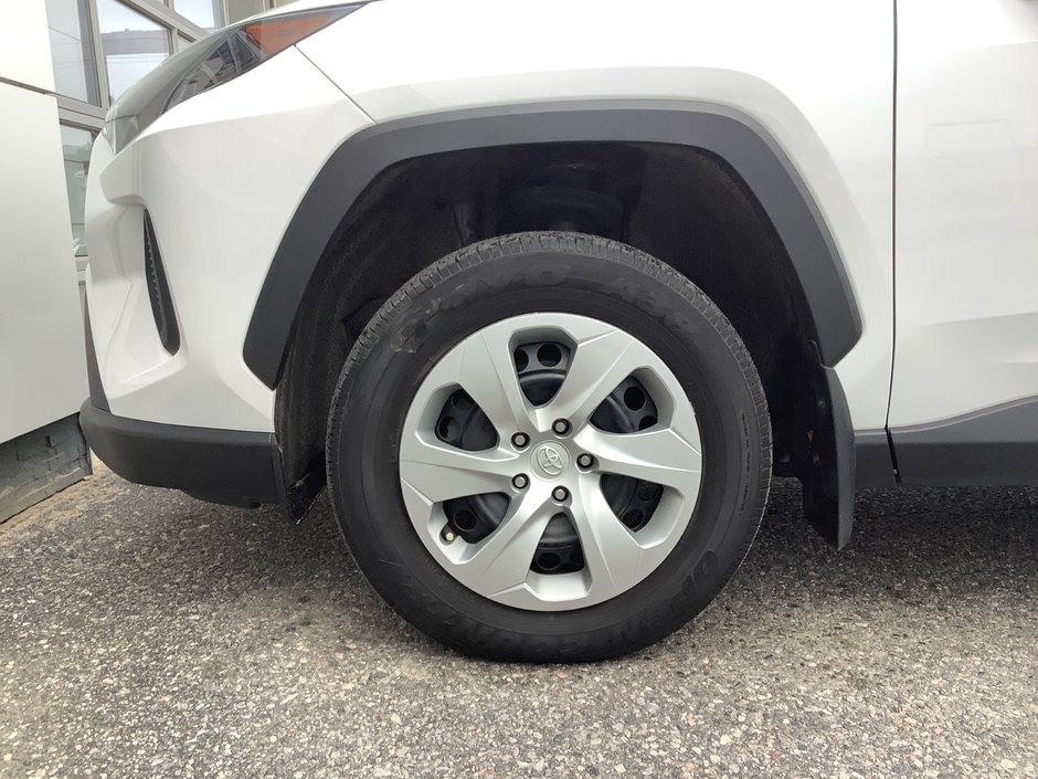 2022 Toyota RAV4 LE-10