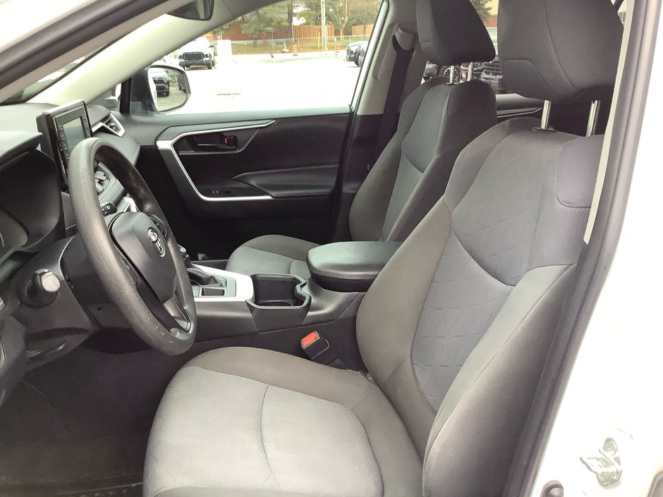 2022 Toyota RAV4 LE-13