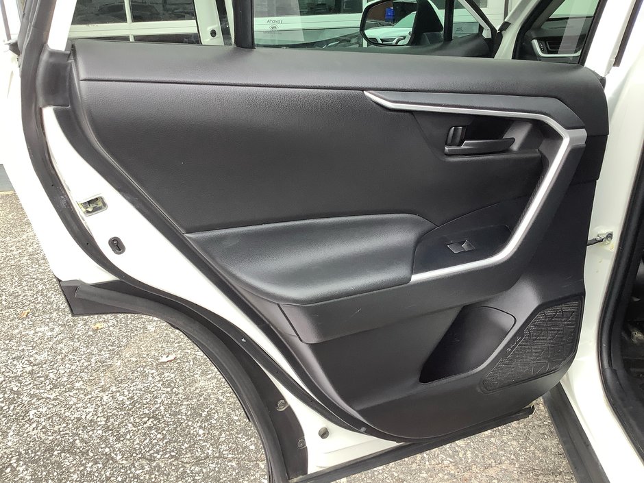 2022 Toyota RAV4 LE-15