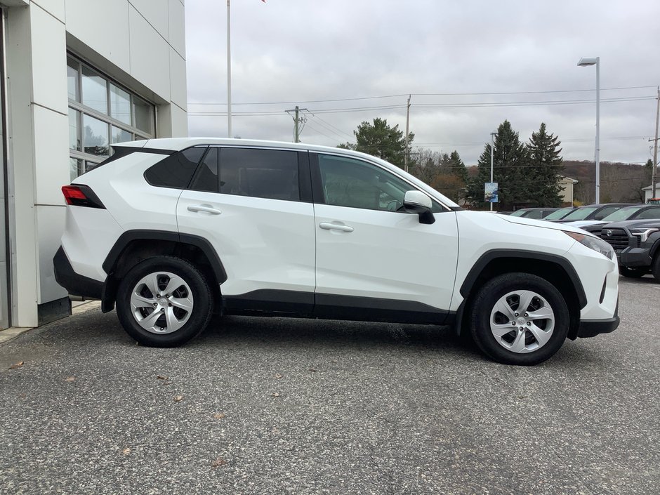 2022 Toyota RAV4 LE-3