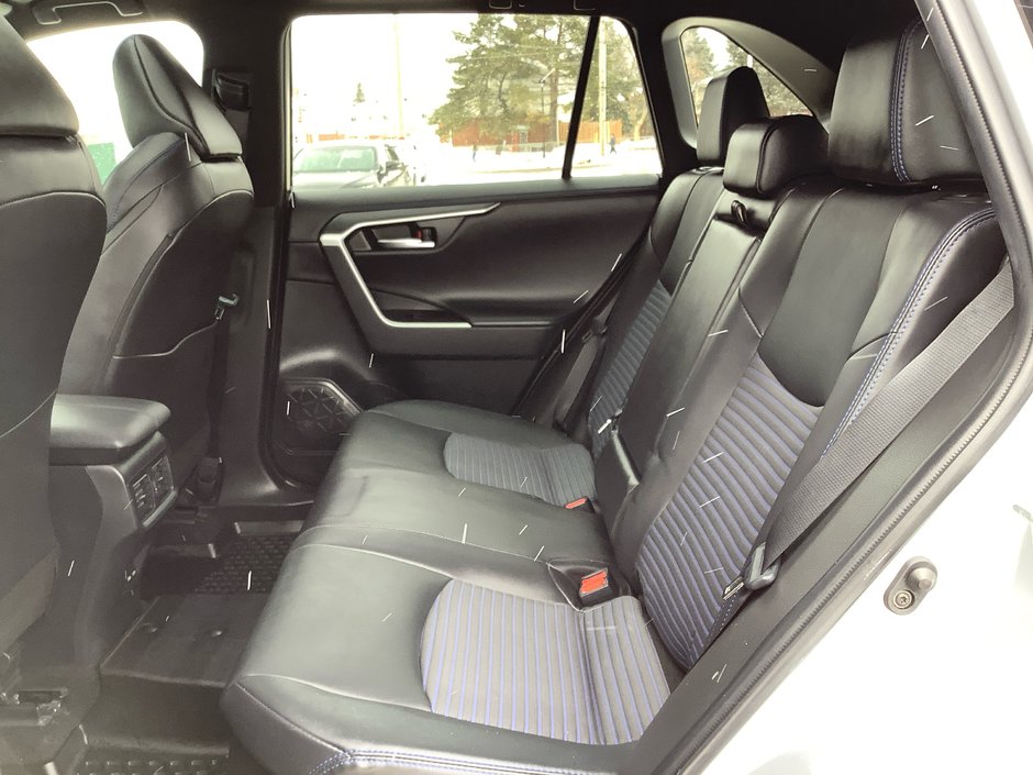 2022 Toyota RAV4 Hybrid XSE-8