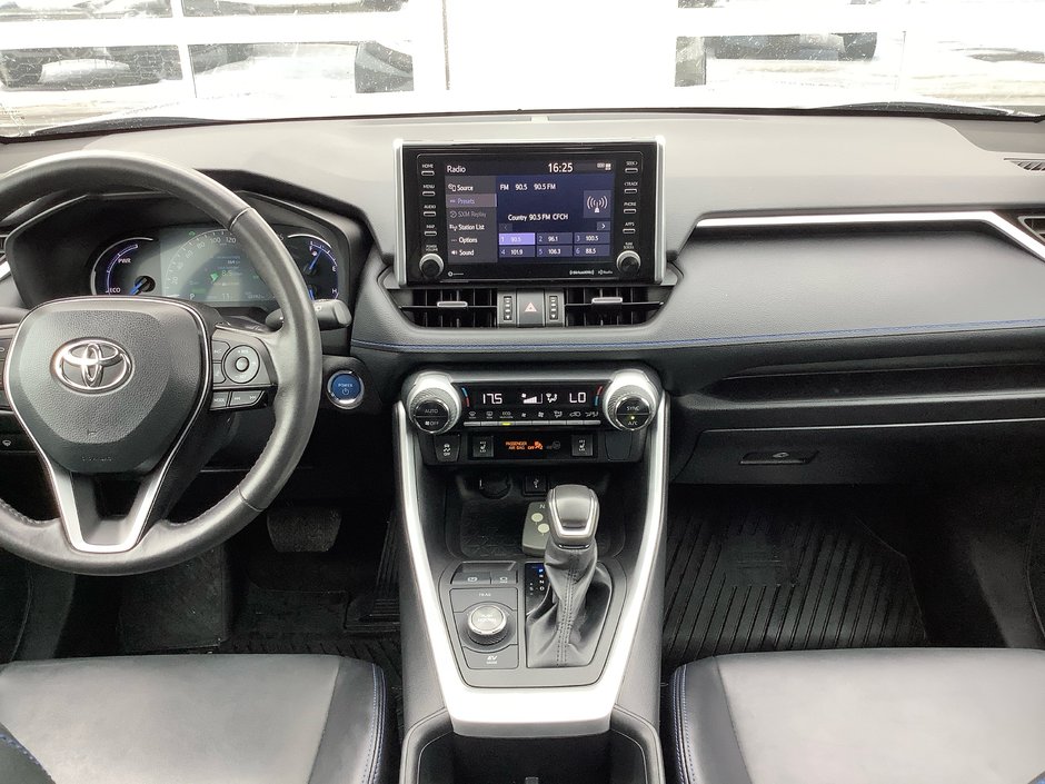 2022 Toyota RAV4 Hybrid XSE-15