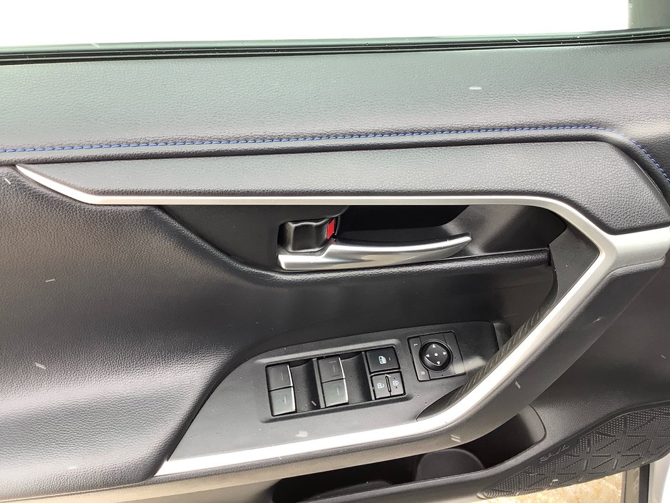 2022 Toyota RAV4 Hybrid XSE-21