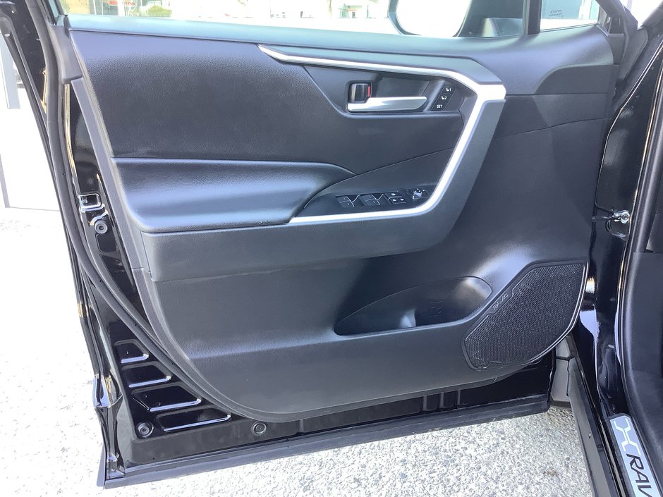 2023 Toyota RAV4 XLE PREMIUM-11