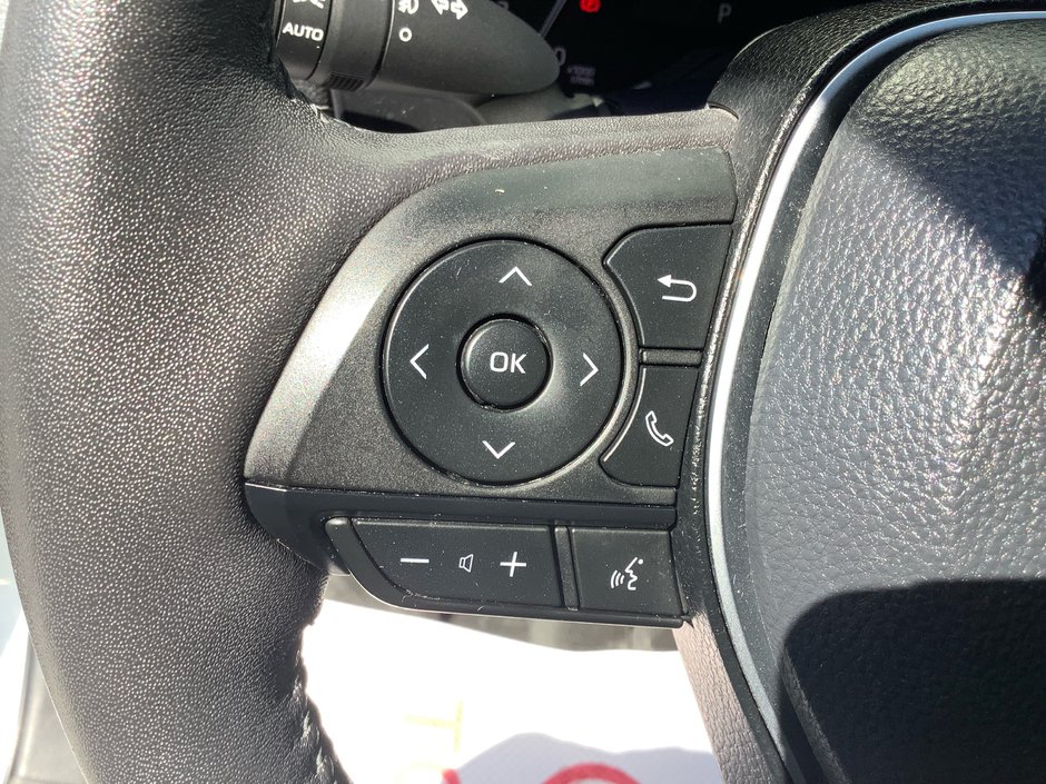 2023 Toyota RAV4 XLE-17
