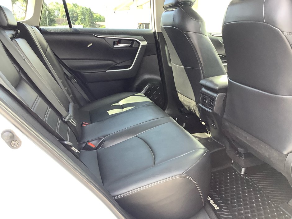 2023 Toyota RAV4 XLE-11