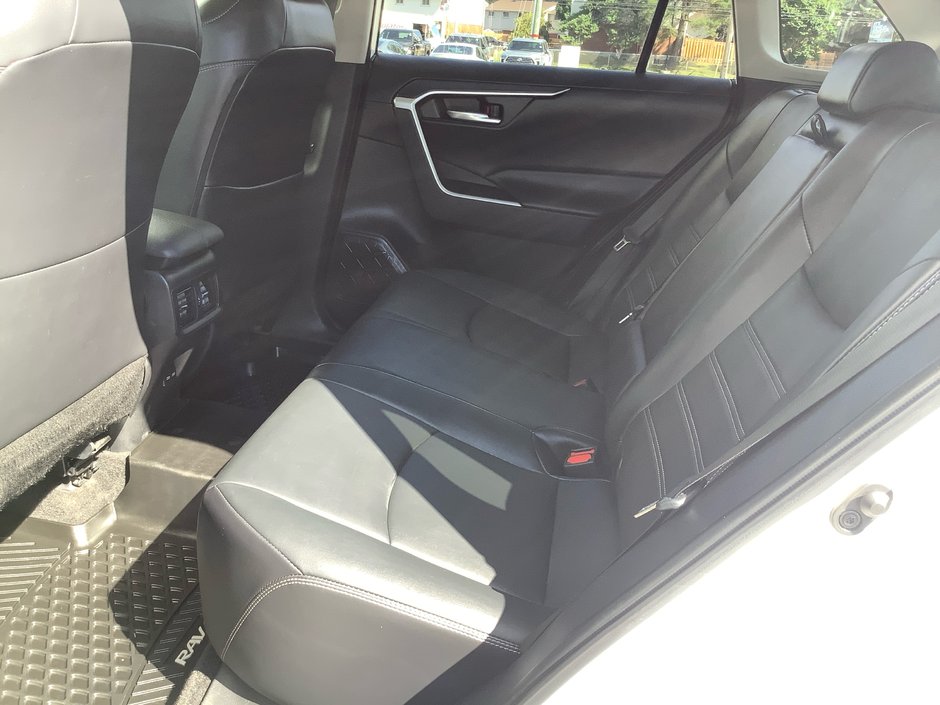 2023 Toyota RAV4 XLE-14