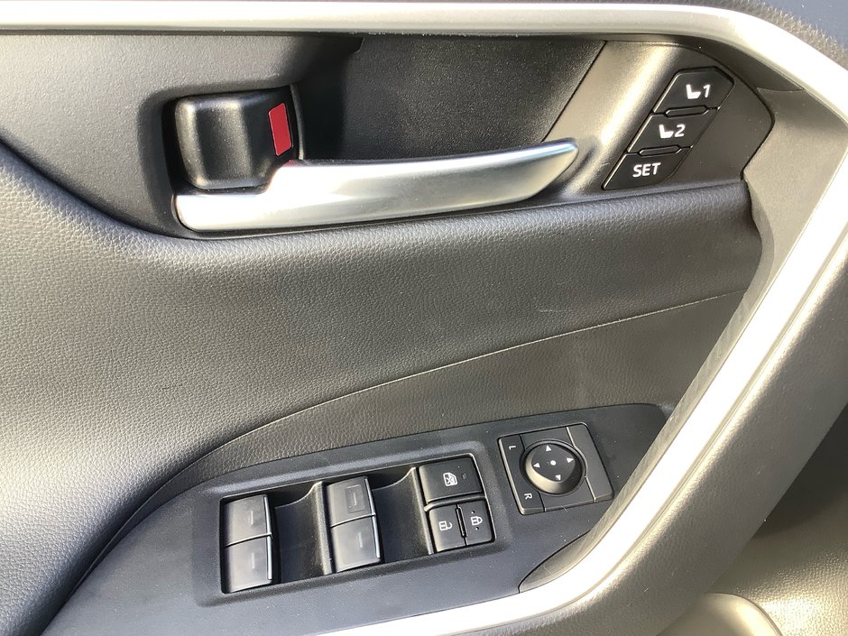 2024 Toyota RAV4 LIMITED-14