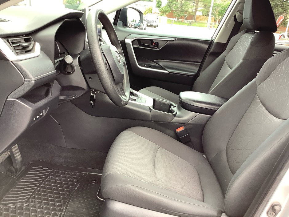 2024 Toyota RAV4 Hybrid LE-6