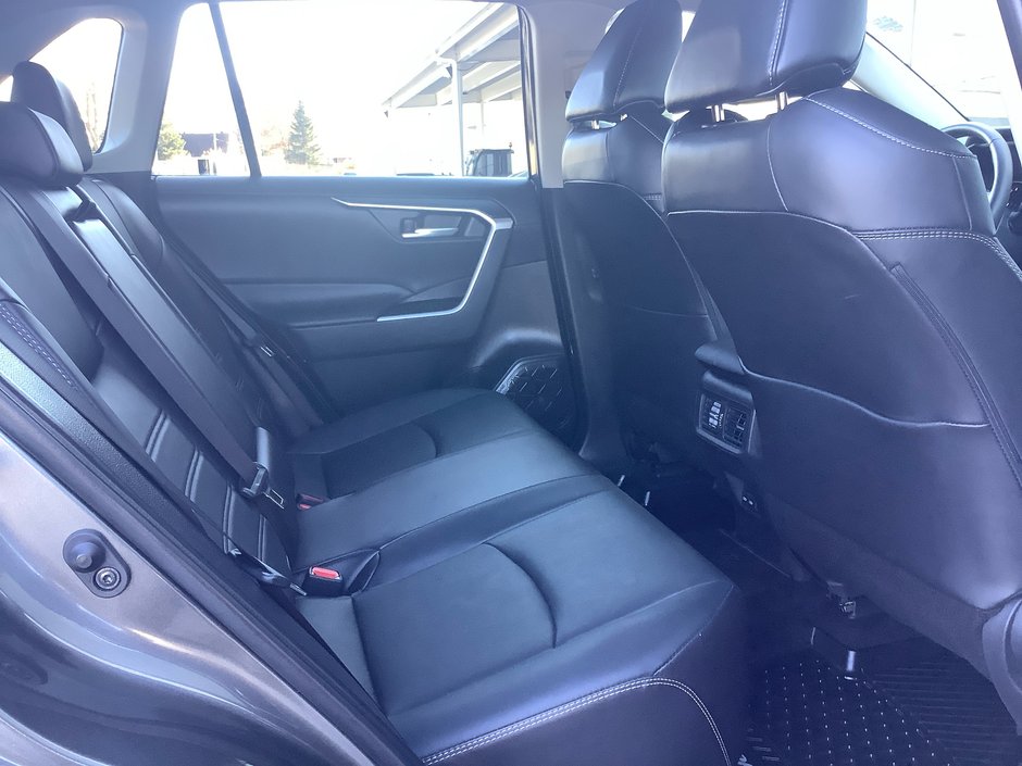 2024 Toyota RAV4 XLE-11