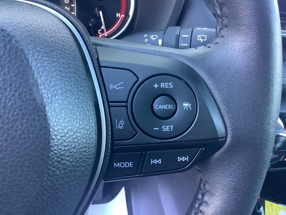 2024 Toyota RAV4 XLE-18