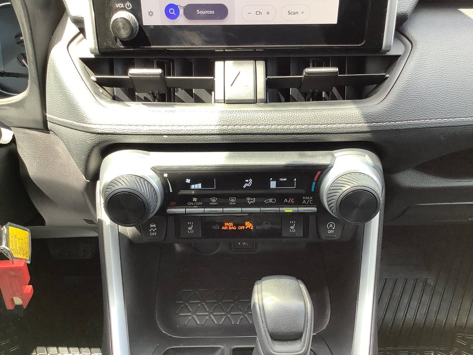 2025 Toyota RAV4 LE-21