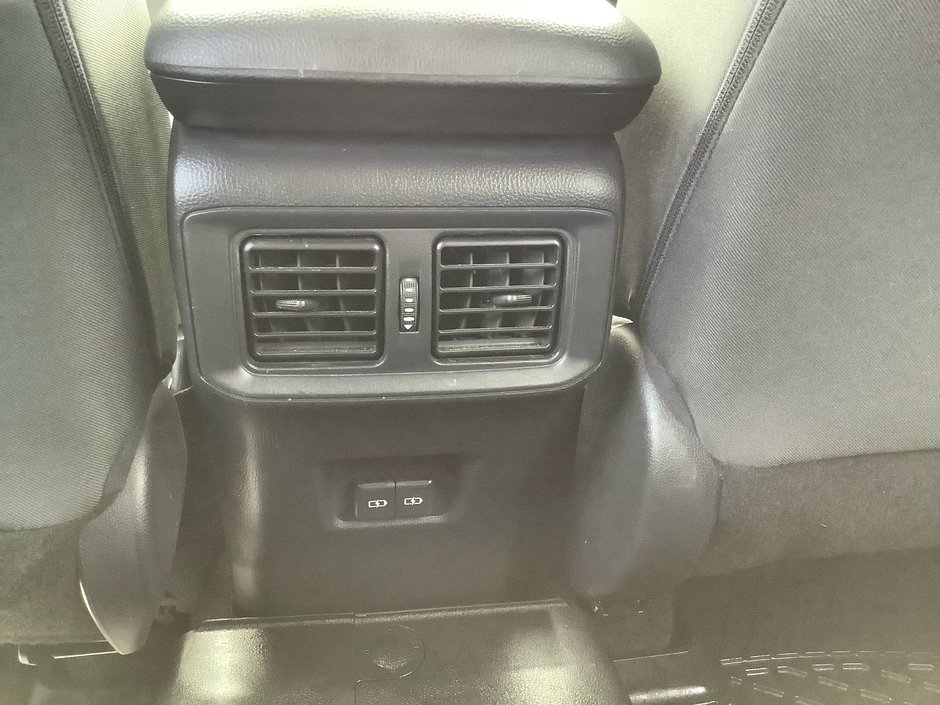 2025 Toyota RAV4 LE-24