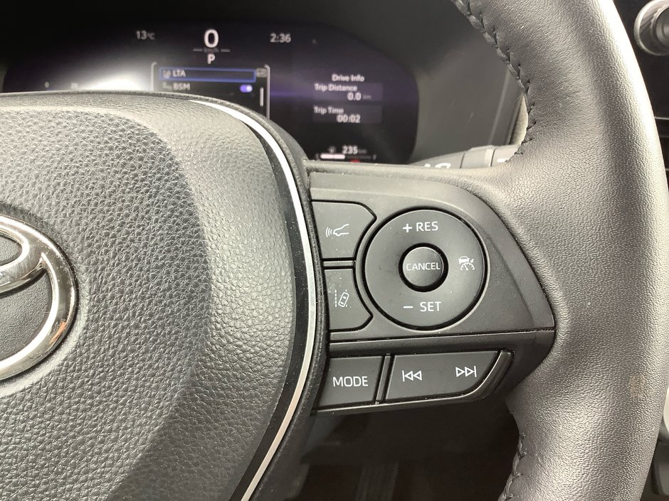 23 Toyota RAV4 Limited-17