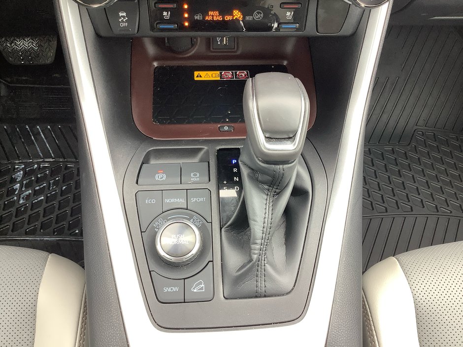 23 Toyota RAV4 Limited-20