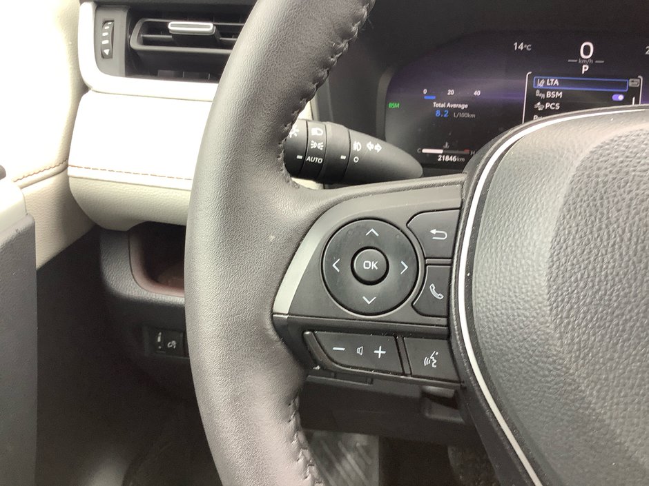 23 Toyota RAV4 Limited-16