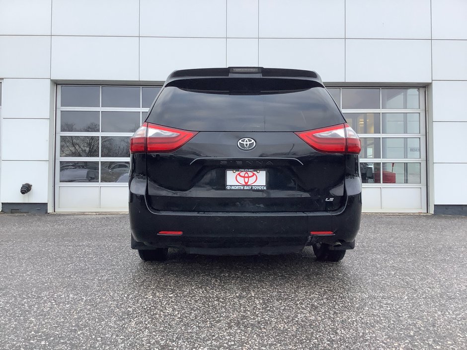 2020 Toyota SIENNA LE-7