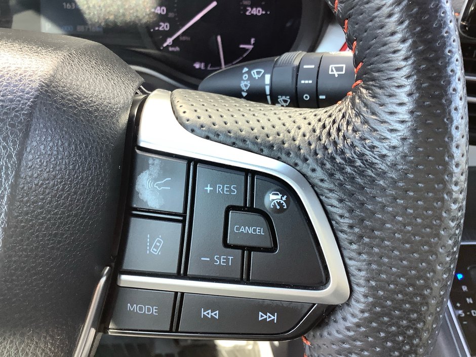 2023 Toyota SIENNA-19