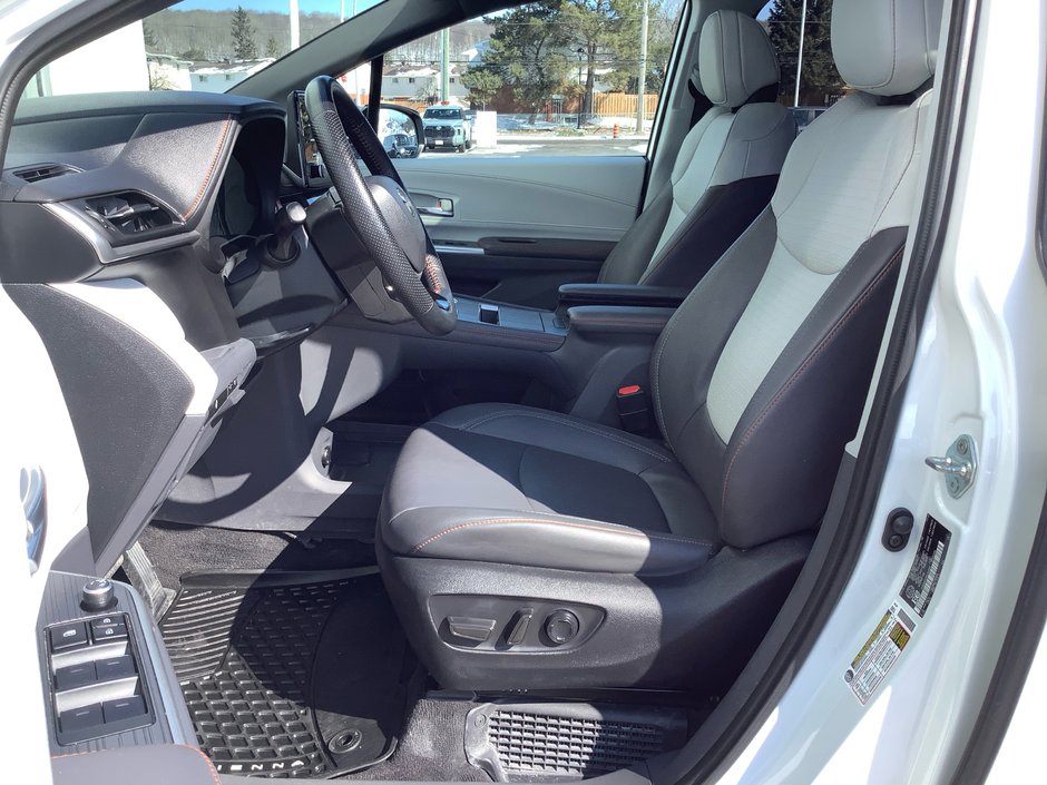 2023 Toyota SIENNA-13