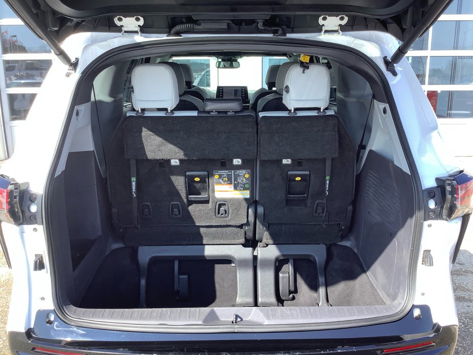 2023 Toyota SIENNA-9