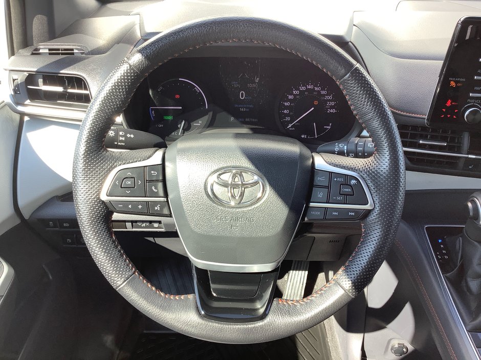 2023 Toyota SIENNA-17