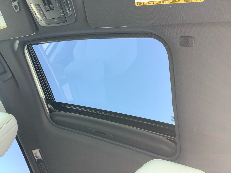 2023 Toyota SIENNA-16