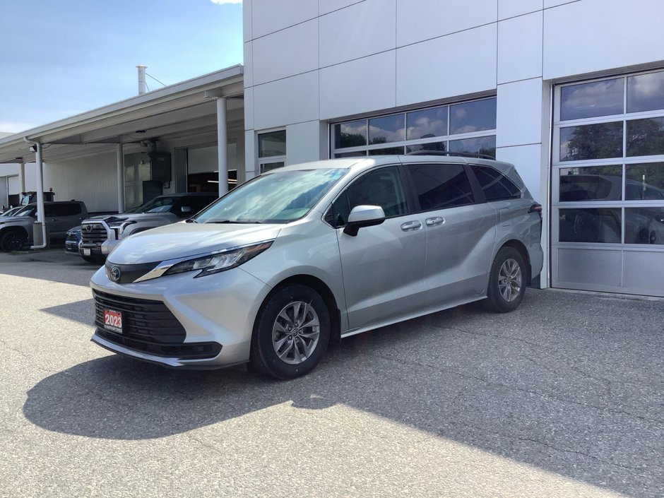 2023 Toyota SIENNA-1