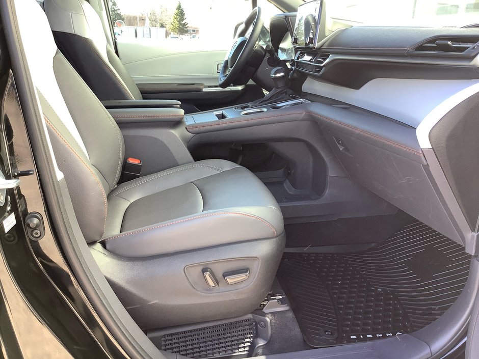2024 Toyota SIENNA-11
