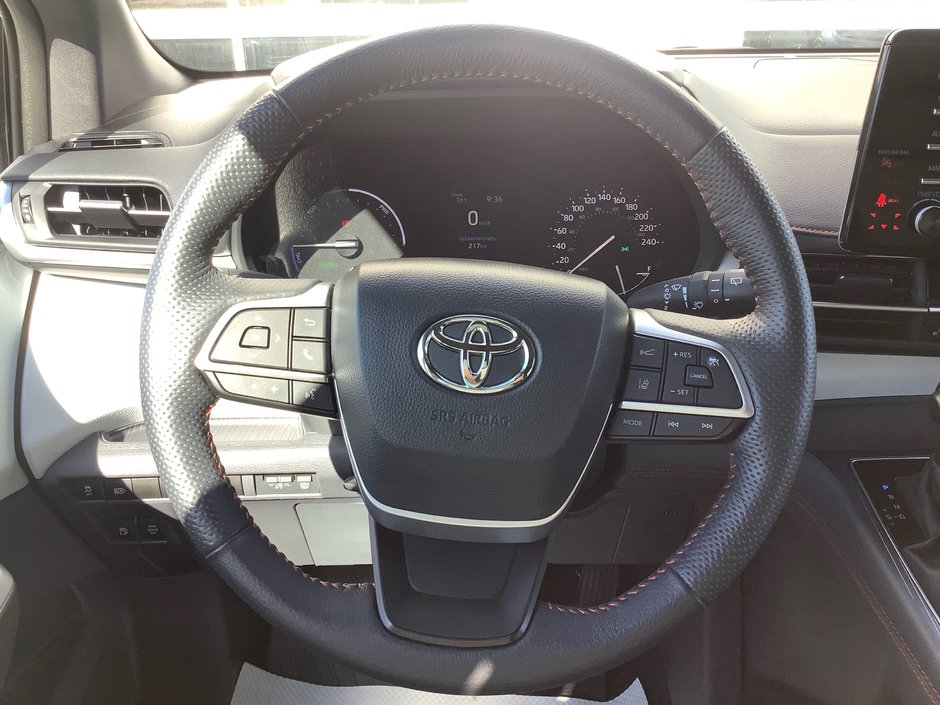 2024 Toyota SIENNA-22
