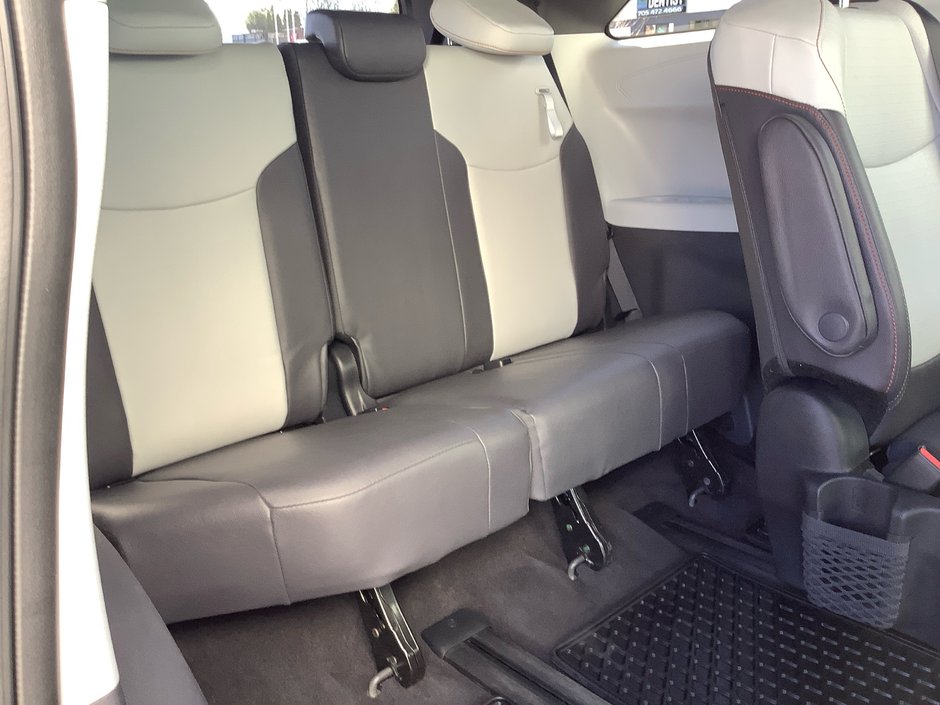 2024 Toyota SIENNA-13