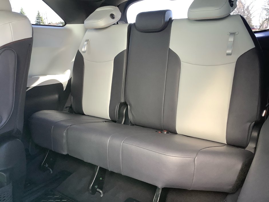 2024 Toyota SIENNA-16