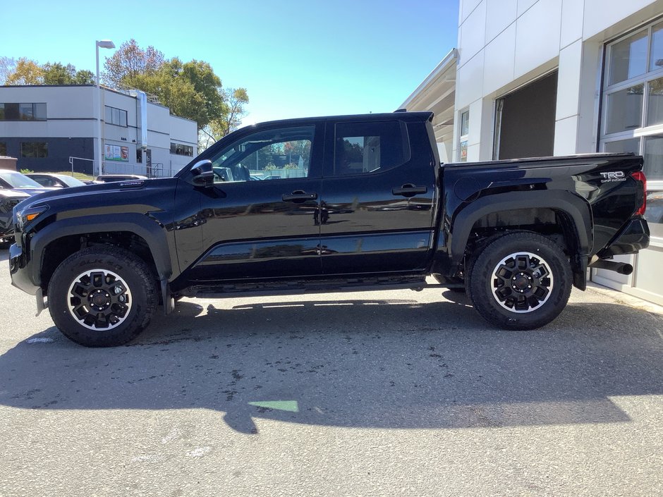 25 Toyota TACOMA 4X4 Hybrid-3