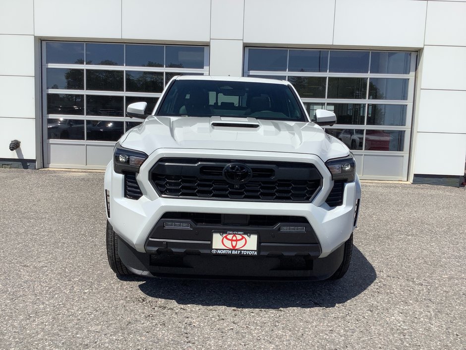 26 Toyota TACOMA 4X4-0