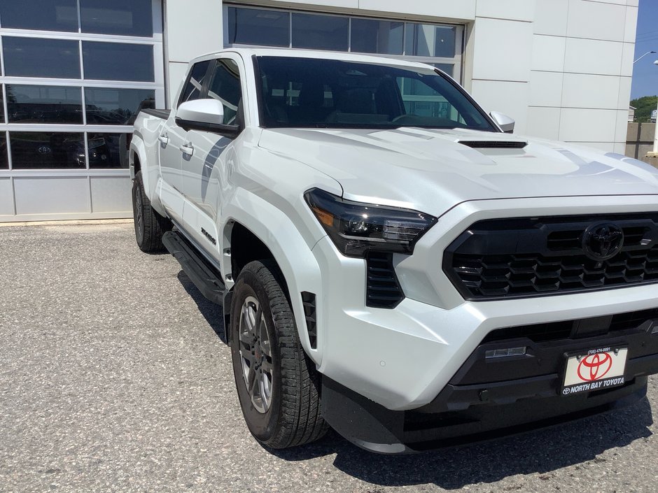 26 Toyota TACOMA 4X4-2