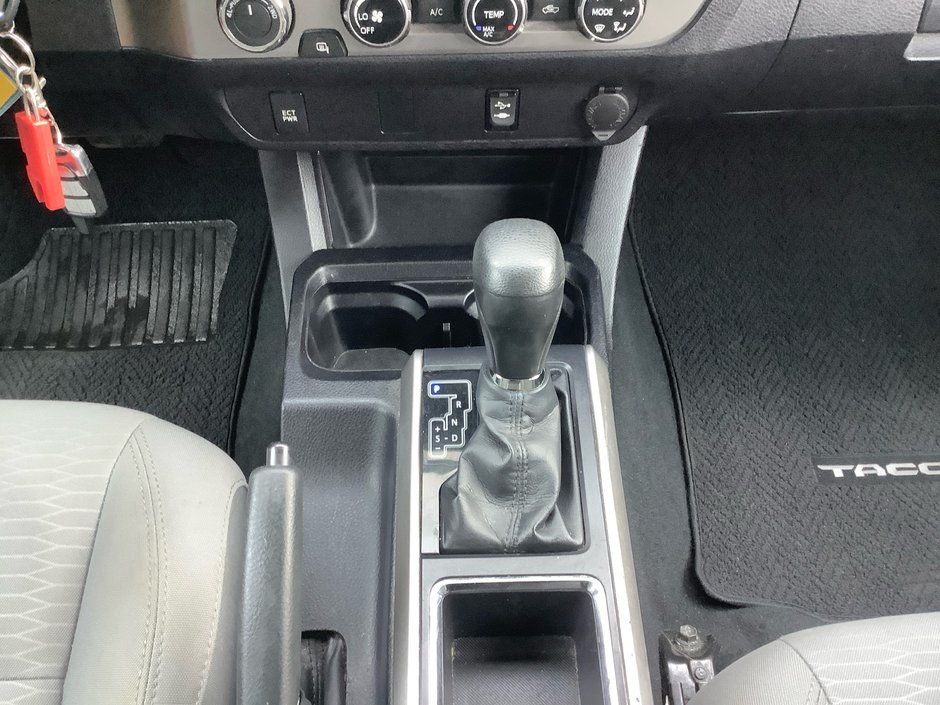 2016 Toyota TACOMA SR5-22