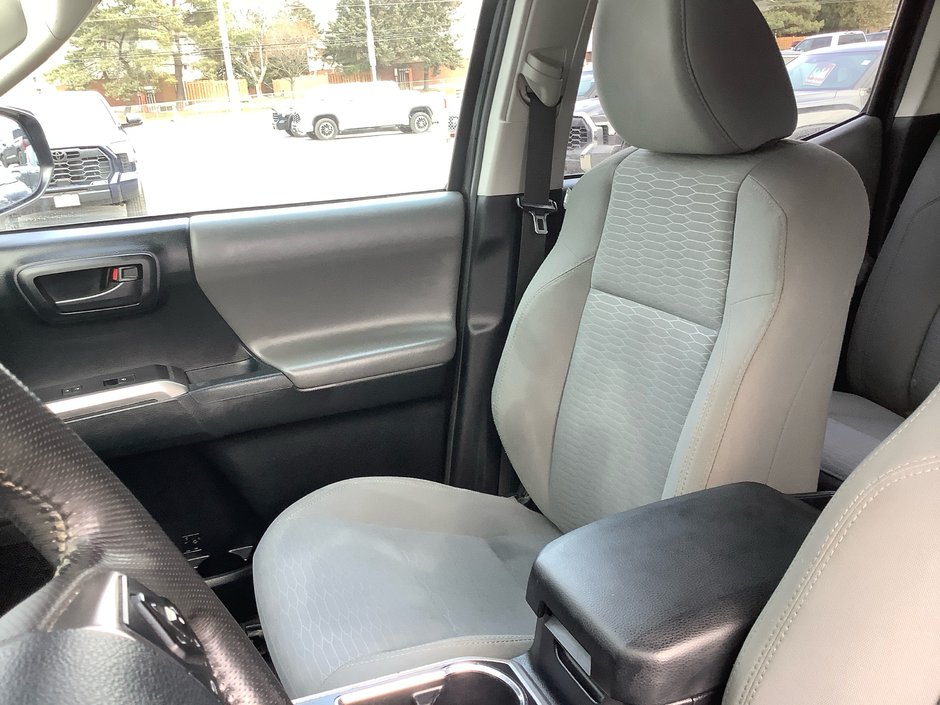 2016 Toyota TACOMA SR5-14